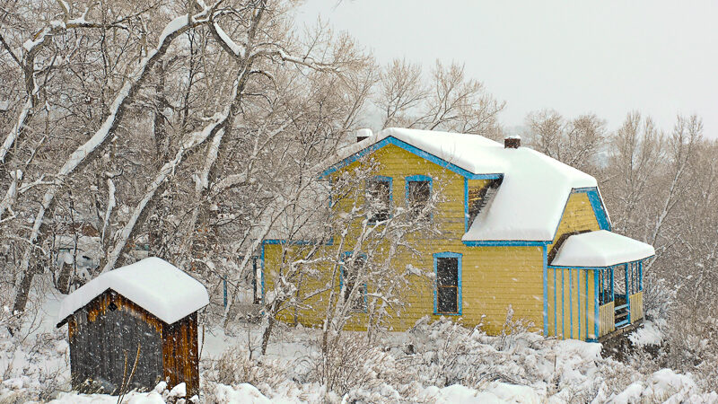 img-_Snow_at_the_Oak_House_-(050-)